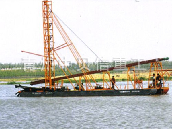 Installed drilling sand pumping vessel
